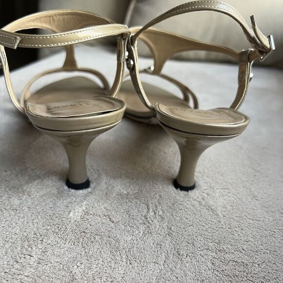 Stuart Weitzman Beige Patent Leather T-Strap Heeled Sandal Women 9 M Neutral - Picture 11 of 16
